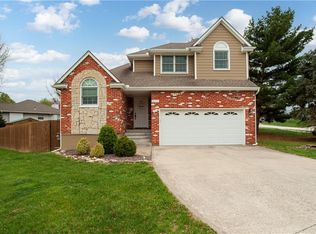 1115 NE Deerbrook Ter, Lees Summit, MO 64086