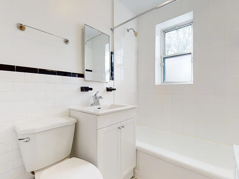 385 Besserer St — Photo 36