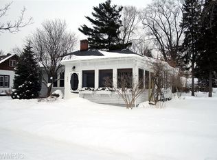 302 N Jackson St, Spring Lake, MI 49456