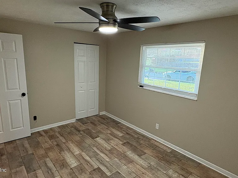 8036 Delaroche Dr — Photo 16