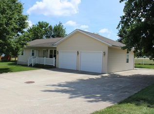 1306 Eastern Dr, Macon, MO 63552