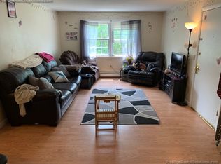 18 Dinan Dr APT 8, Gardner, MA 01440