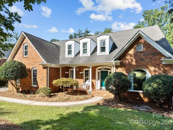 10633 Oak Pond Cir, Charlotte, NC 28277