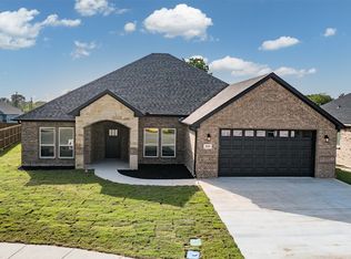 519 Limestone Cir, Mabank, TX 75147