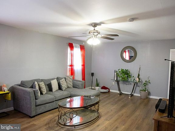 2nd image of 40 Maplewick Ln