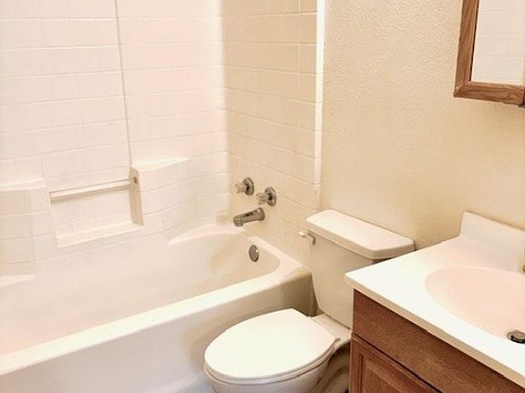 5th image of 103-105 Woodall St