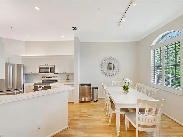 400 Lambiance Cir #204 — Photo 4