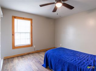 2203 E Trinity St, Victoria, TX 77901