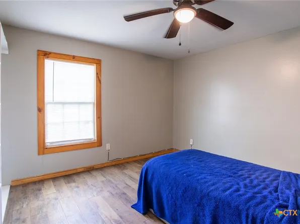 2203 E Trinity St, Victoria, TX 77901