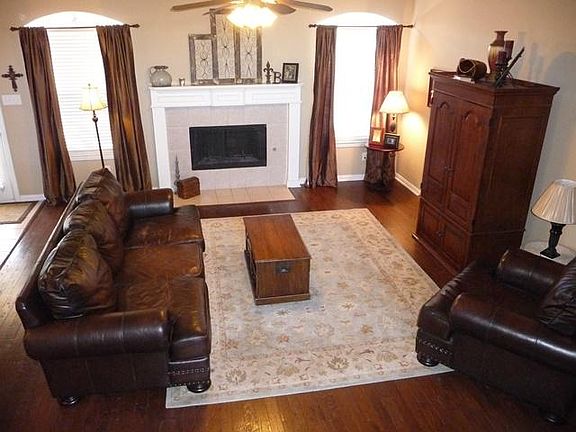 2nd image of 1583 Lost Creek Dr
