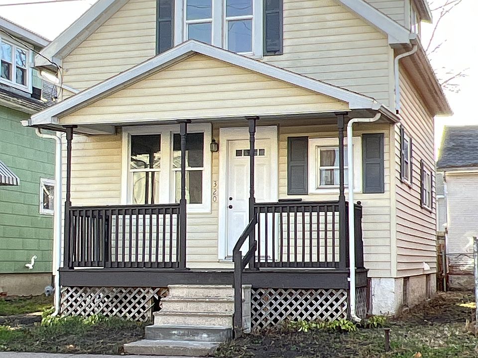 1st image of 320 E 26th St