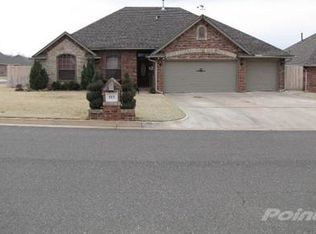 113 Stone Hollow Xing, Midwest City, OK 73130