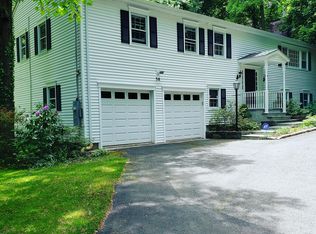 38 Coachlamp Ln, Greenwich, CT 06830