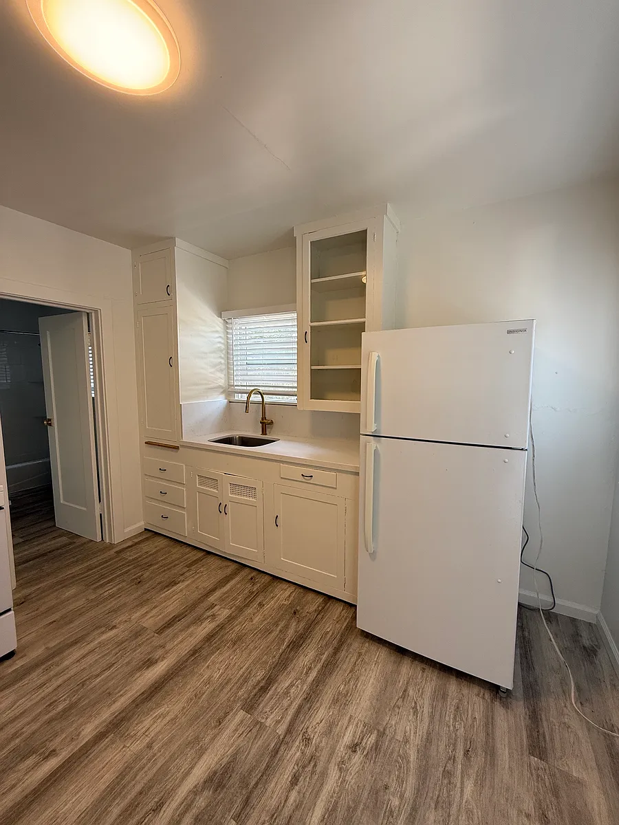 Building Photo - 4605 Kentucky St #460.5