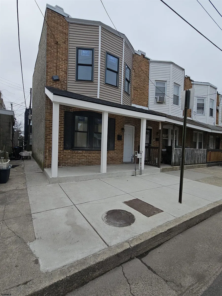 Building Photo - 902 Keener Ave