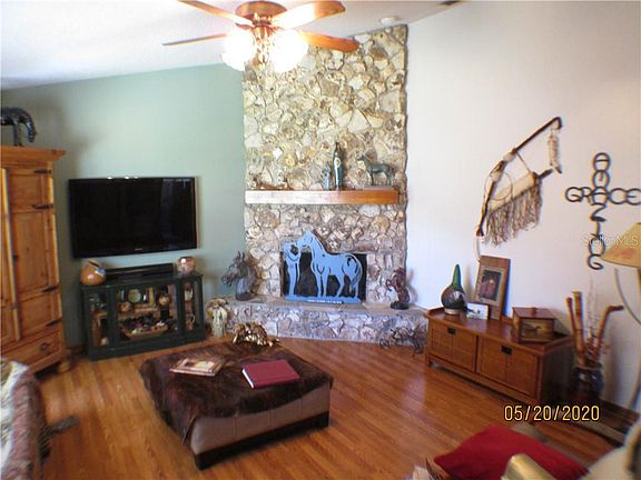 5th image of 230 NE 51st Ave