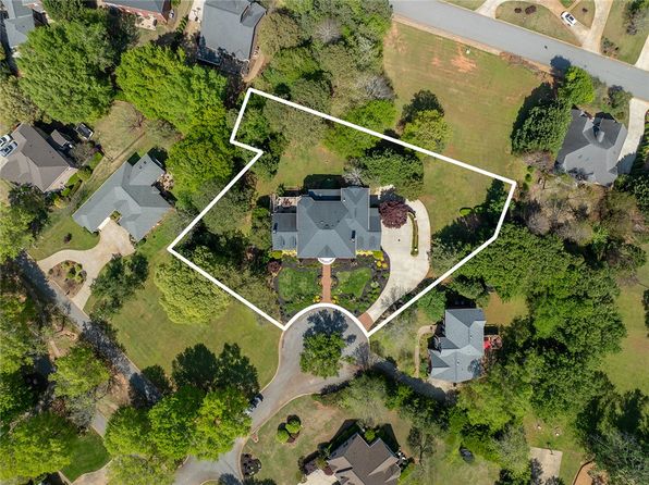 103 Country Walk Cir, Clemson, SC 29631