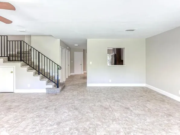 663 Dover St #10, Boca Raton, FL 33487