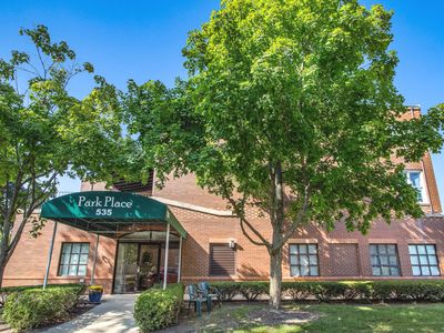 (Undisclosed Address), Kenilworth, IL, 60043