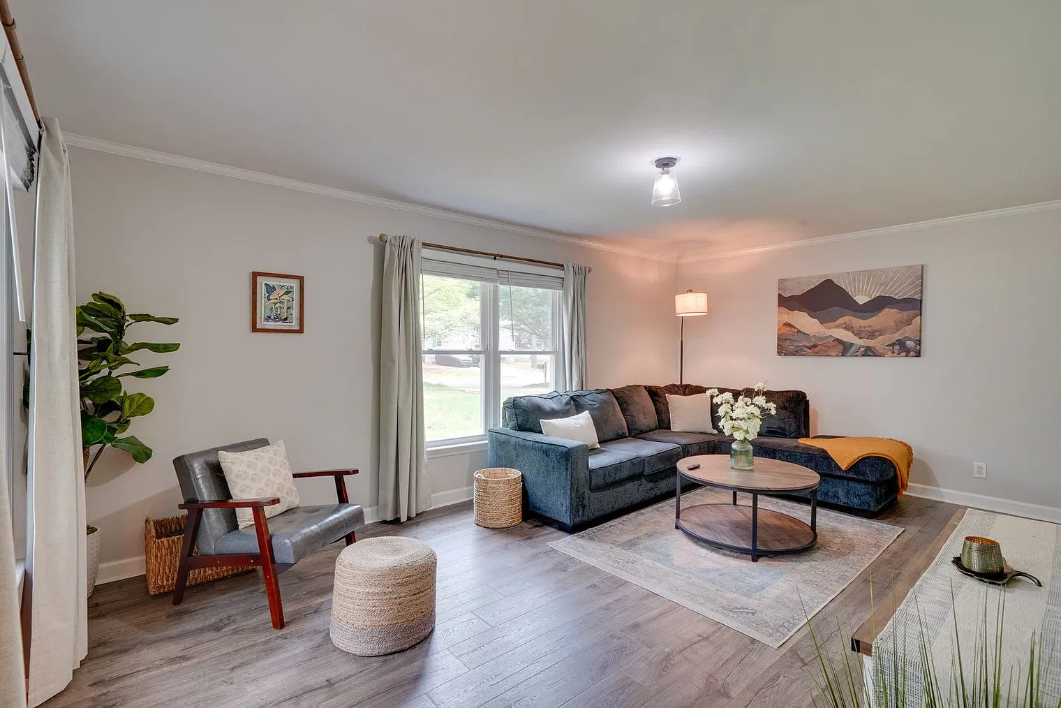 2 bed, 2.0 bath, 1194 sqft, $3,128 — Photo 4