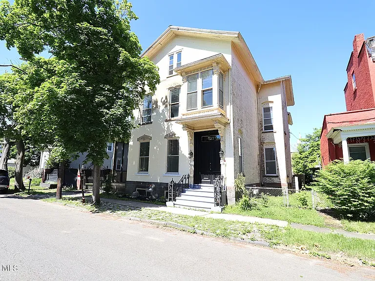 517 3rd Ave #2R — Photo 1