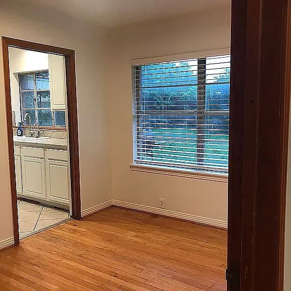 946 Stonecrest Dr — Photo 3