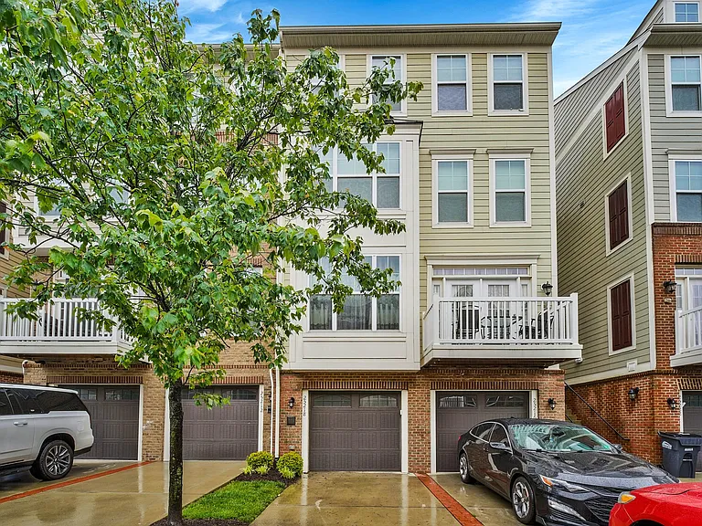 25218 Briargate Ter — Photo 1