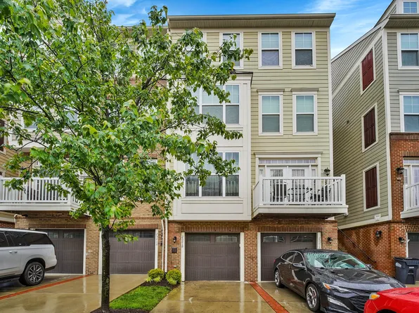 25218 Briargate Ter, Chantilly, VA 20152