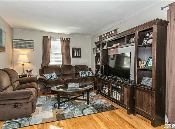 3rd image of 26154 Langston Ave