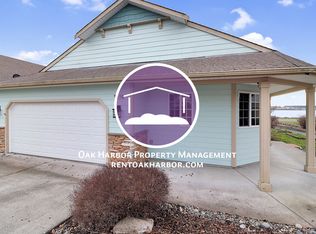 1110 Landing Cir, Oak Harbor, WA 98277