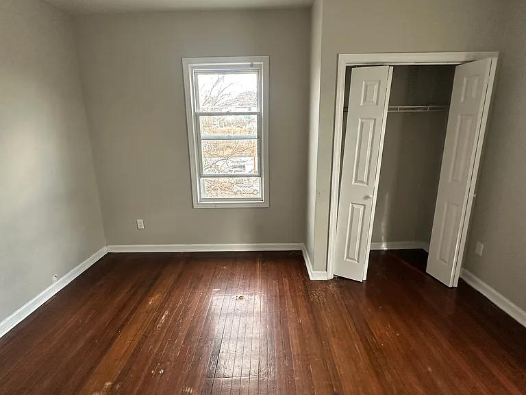 649 1st Ave #2 — Photo 6