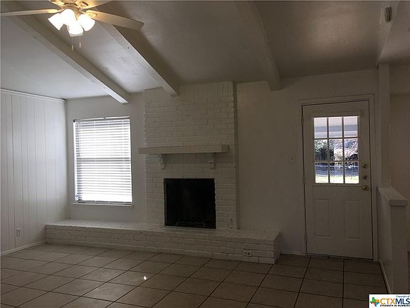 2nd image of 1004 Powderhorn Dr