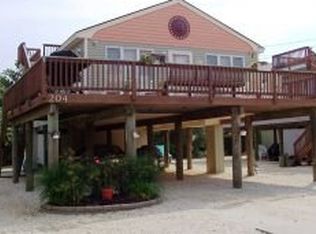 204 W 6th St, Ship Bottom, NJ 08008