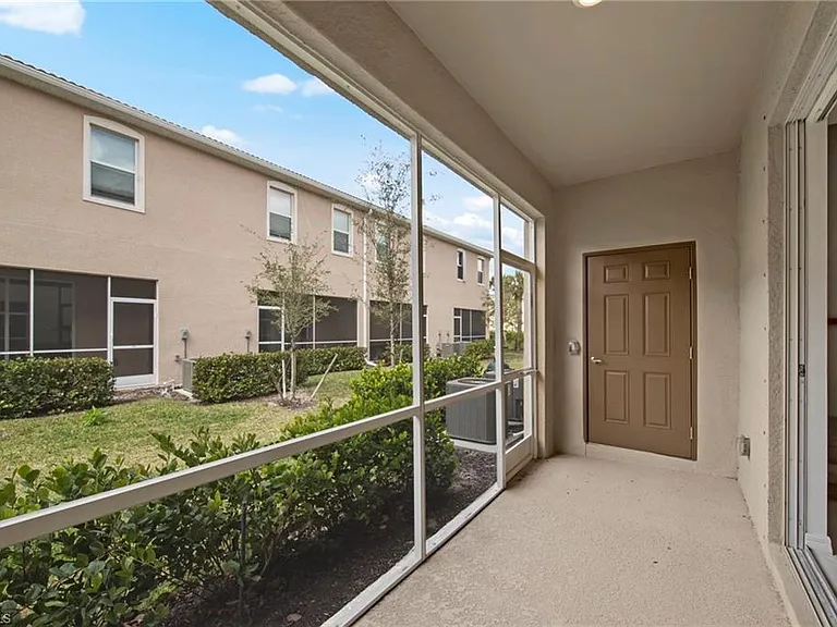 2827 Blossom Way — Photo 19