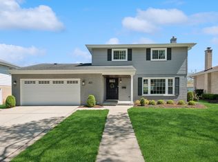 851 S Hillcrest Ave, Elmhurst, IL 60126