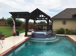 9058 Fox Gate Dr, Baton Rouge, LA 70809