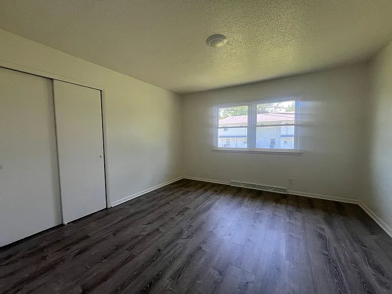 2401-2403 Calico Ln — Photo 7
