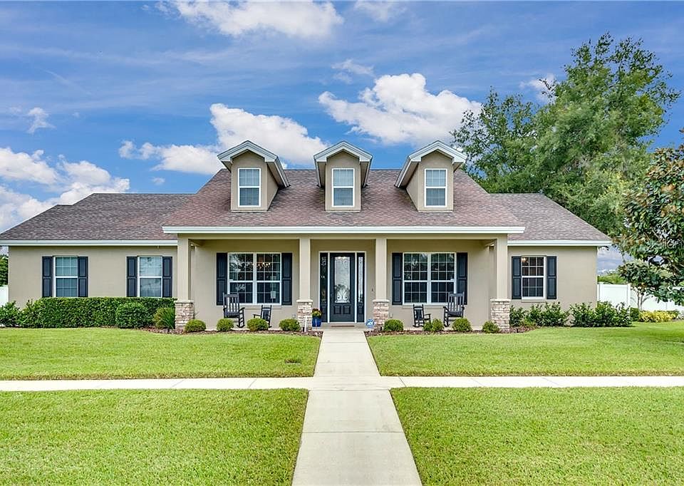 1st image of 570 Square Lake Dr E