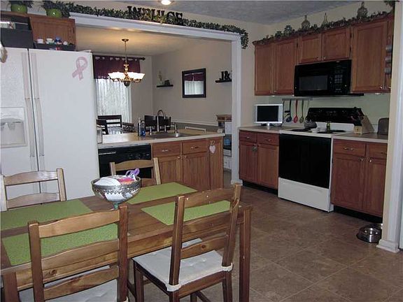 5th image of 1499 Yorktown Dr
