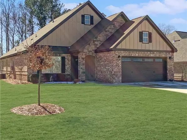 518 High Dr, Opelika, AL 36804