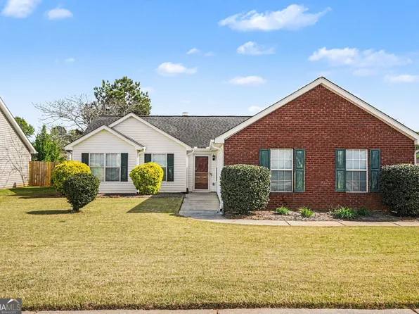 2305 Sugarleaf Trl, Hampton, GA 30228