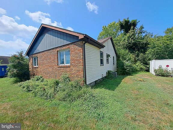 3rd image of 10660 Toddville Rd