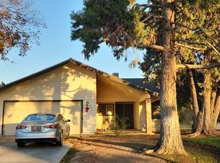 3212 S Vickie Ct, Visalia, CA 93277