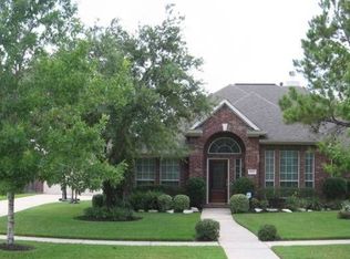 8815 Sunny Ridge Dr, Houston, TX 77095