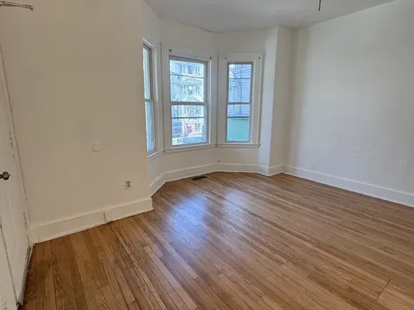 245 Madison Ave #1L, Bridgeport, CT 06604