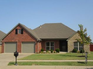 1212 E Edgewater St S, Broken Arrow, OK 74012