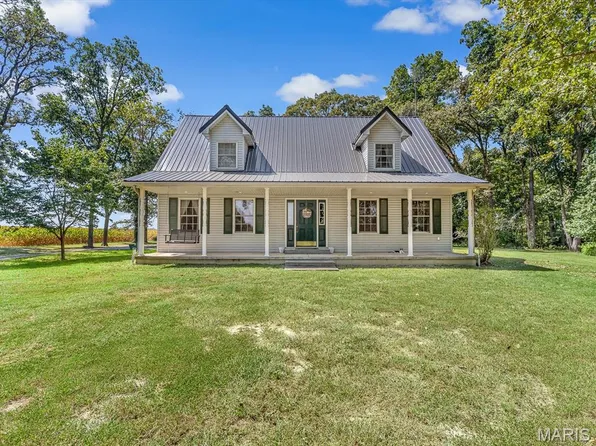 6145 Blackjack Rd, Oakdale, IL 62268