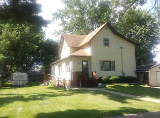 302 3rd Ave SW, Farley, IA 52046