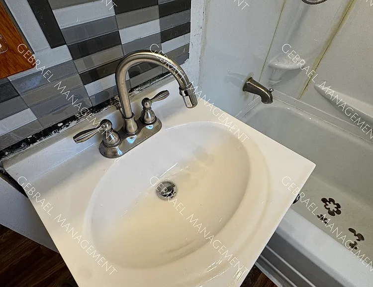 2310 Thom St — Photo 12