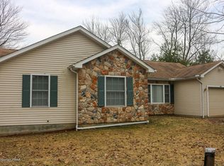 5265 Holiday Dr, Pocono Summit, PA